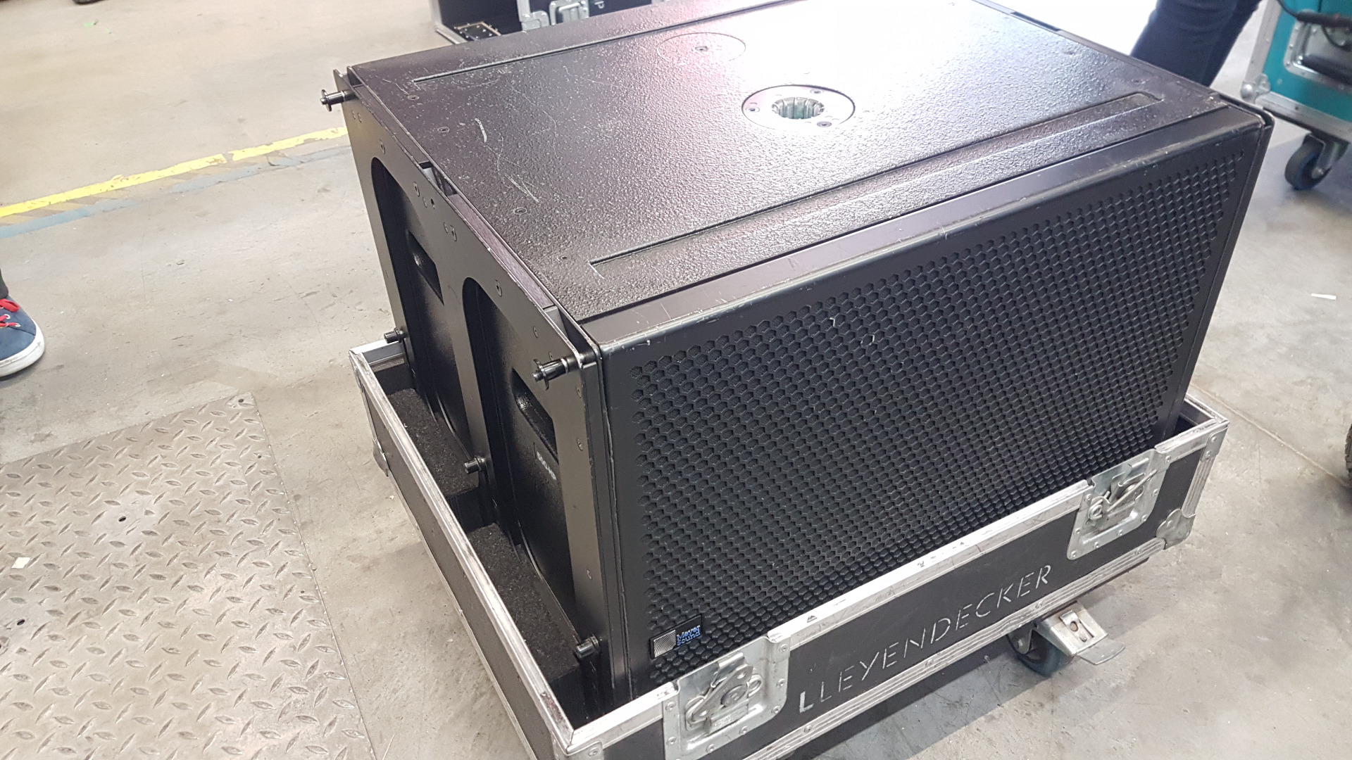 Meyer Sound 500HP Baujahr 2012 2100 EUR Gebrauchte