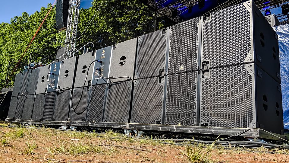 Adamson S10 High Performance Set 24 x S10, 8 x E219, 2 x E-rack ...