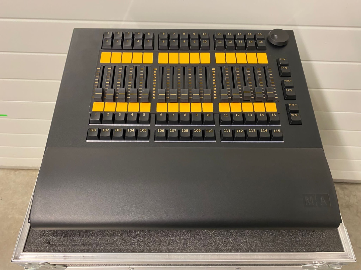 MA Grand MA 2 Faderwing | 2100 EUR - Gebrauchte-Veranstaltungstechnik ...