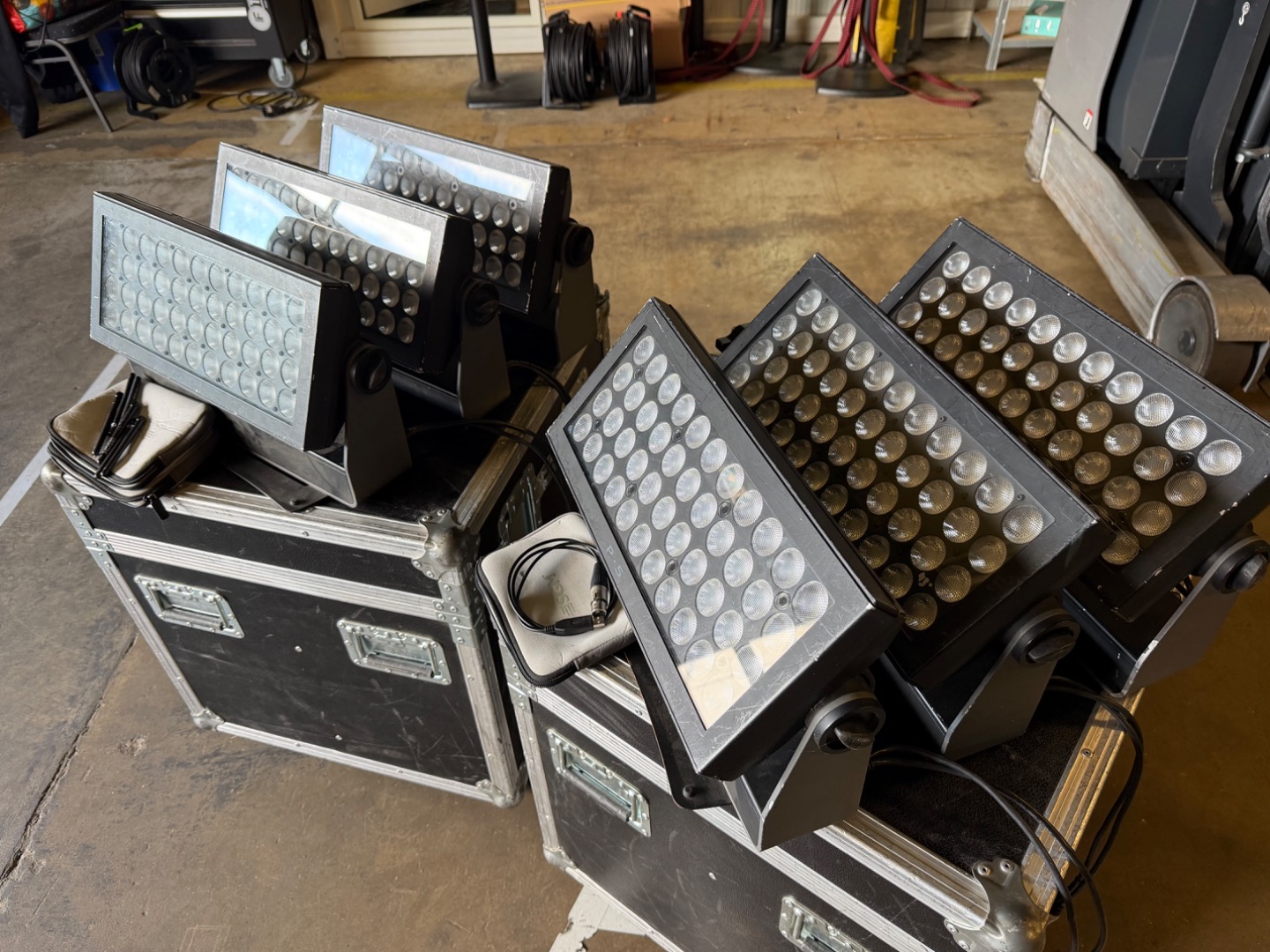 SGM P-5 6x LED-Fluter inkl. Cases und Zubehör | 2400 EUR - Gebrauchte ...