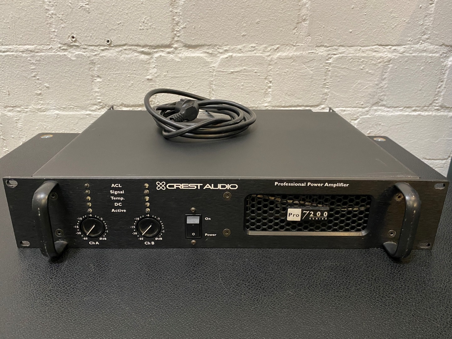 Crest Audio Pro7200 | 400 EUR - Gebrauchte-Veranstaltungstechnik.de ...