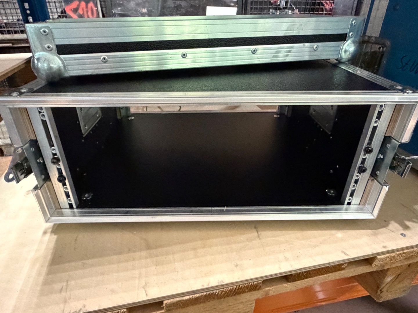 Rack Doctor 4-HE-Rackcase, Sonderanfertigung | 150 EUR - Gebrauchte ...