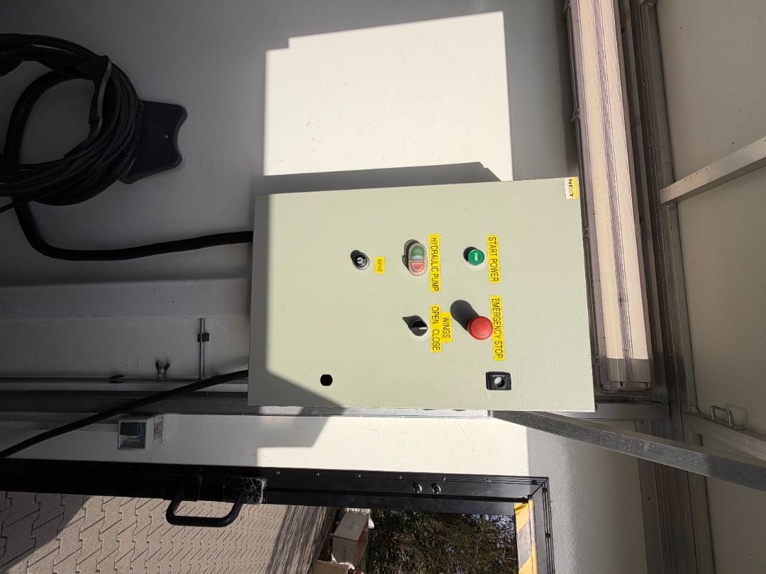 Screen-LED 17,64m² LED-Mobil mit einer 5,6 x 3,15m LEDitgo sB6io LED ...