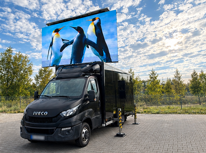 Screen-LED 17,64m² LED-Mobil mit einer 5,6 x 3,15m LEDitgo sB6io LED ...