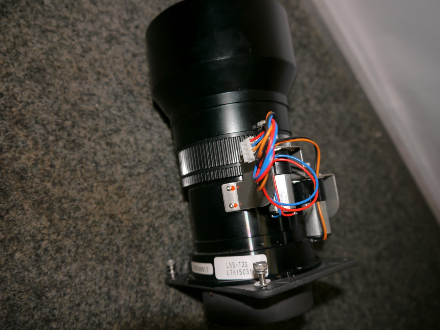 Sanyo LNST32 F2.12.8 Ultra Long Zoom Lens Projektor Optik 170 EUR