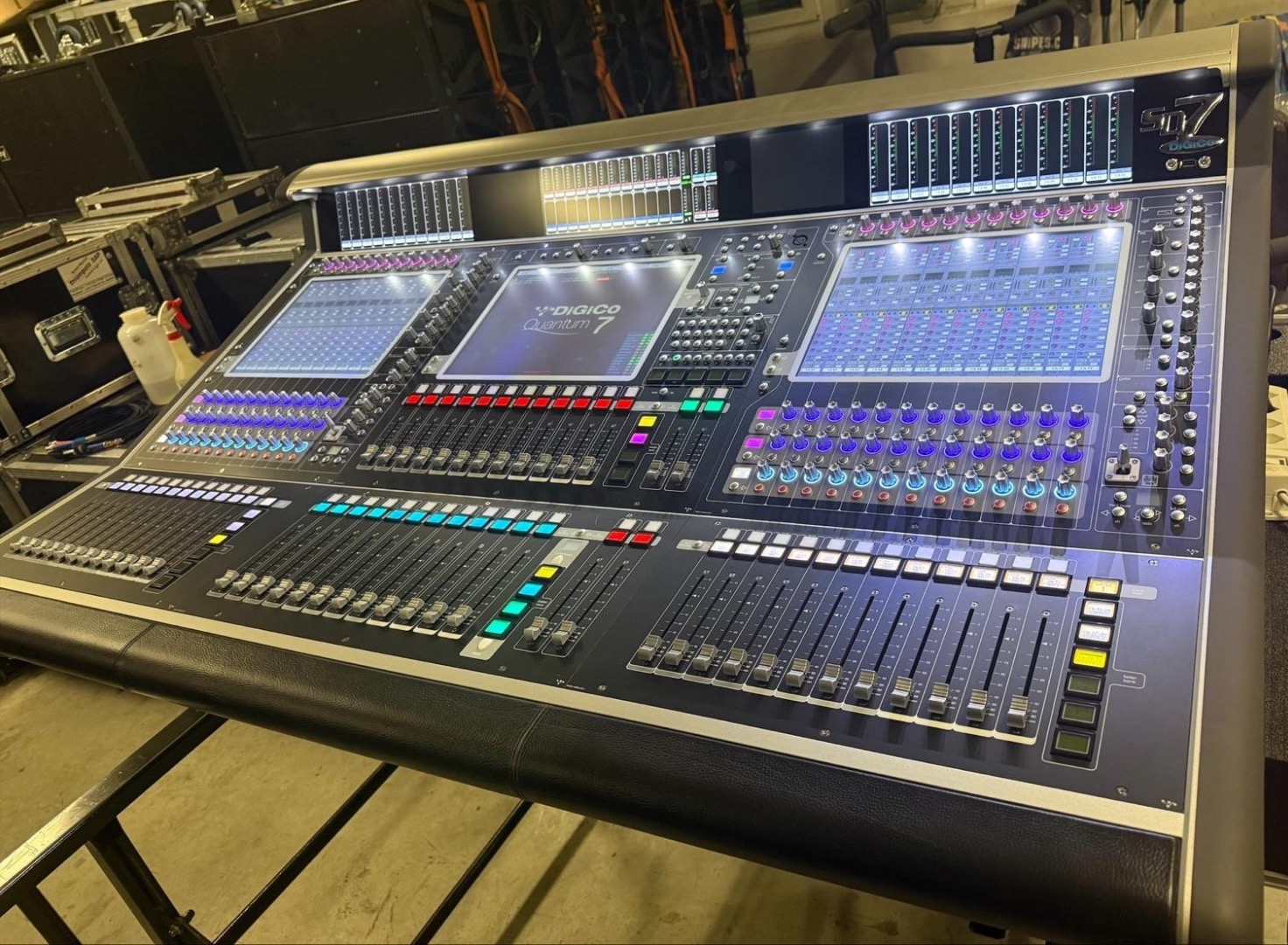 DiGiCo Quantum 7 | 65000 EUR - Gebrauchte-Veranstaltungstechnik.de ...