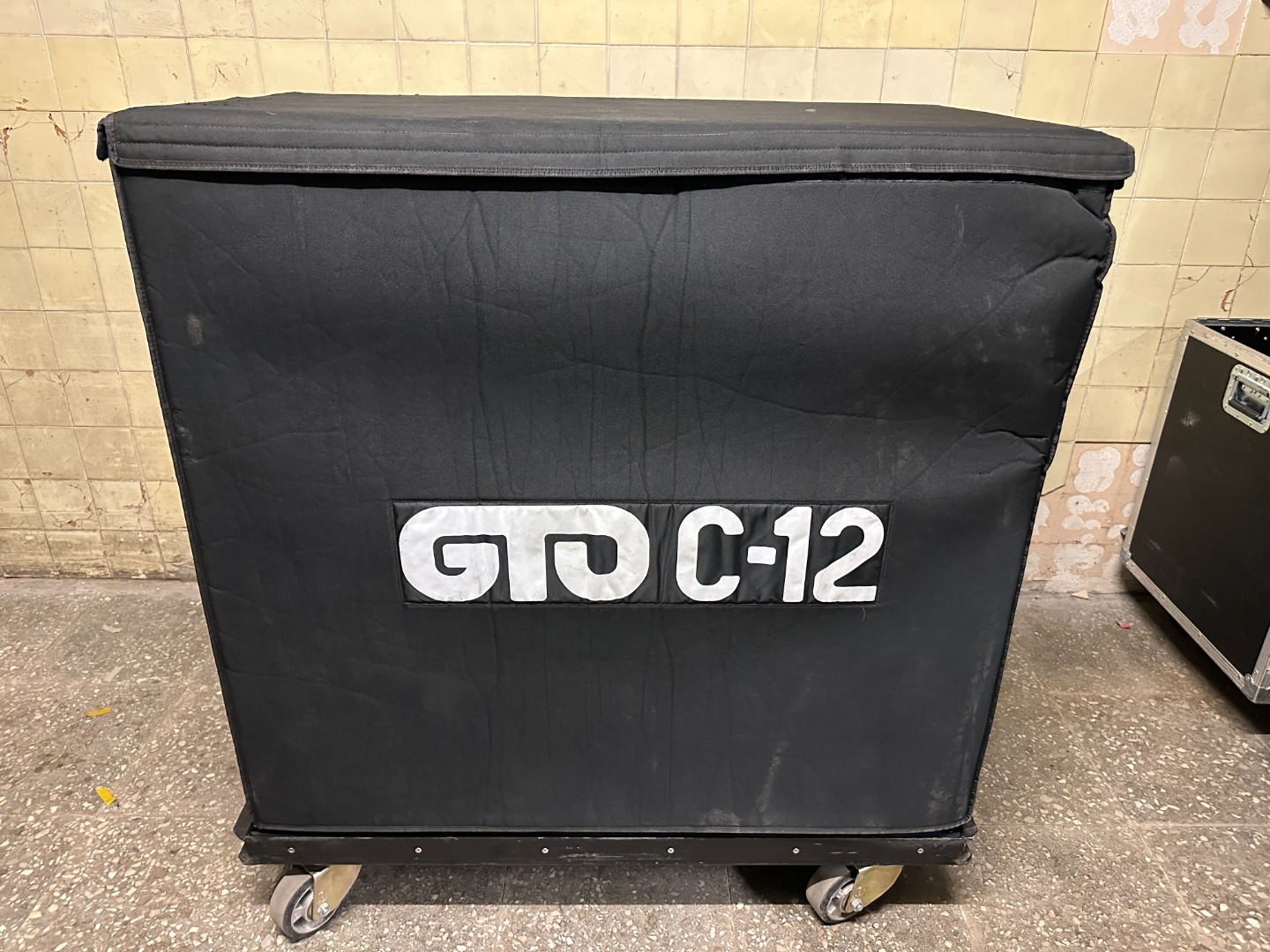 Outline GTO-C12 Silver | 199999 EUR - Gebrauchte-Veranstaltungstechnik ...