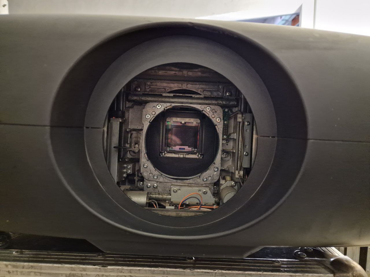 Sanyo 3x PLC-XF47, inkl. Objektiven und Ersatzbrenner | 2000 EUR ...