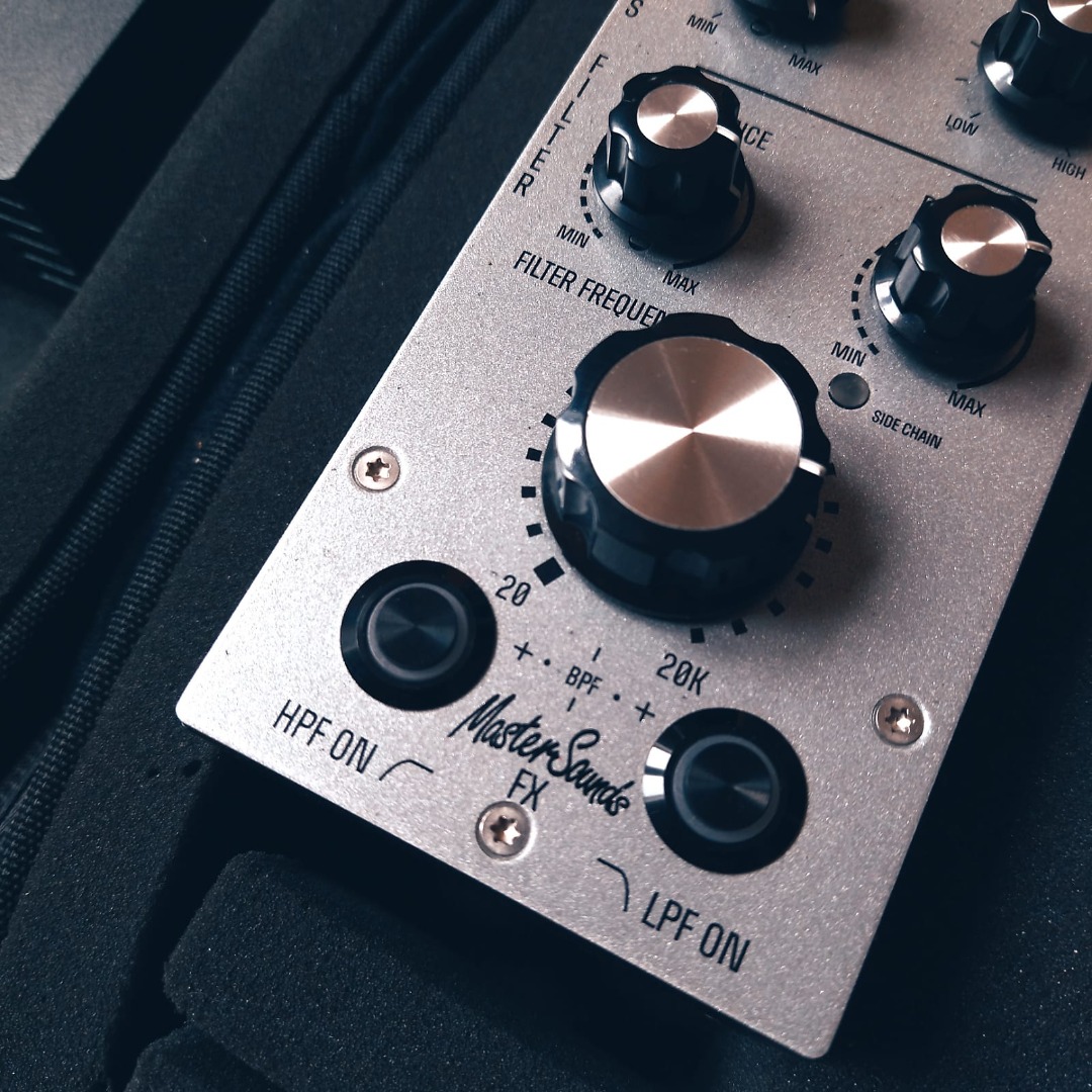 MASTERSOUNDS Radius Two Valve + FX Unit + LinearPOWER 2700 EUR
